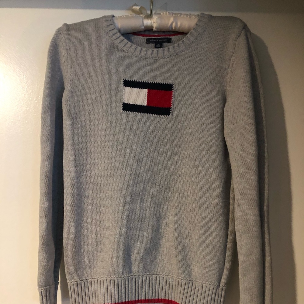 Women’s XS Tommy Hilfiger Sweater - Picture 2 of 4